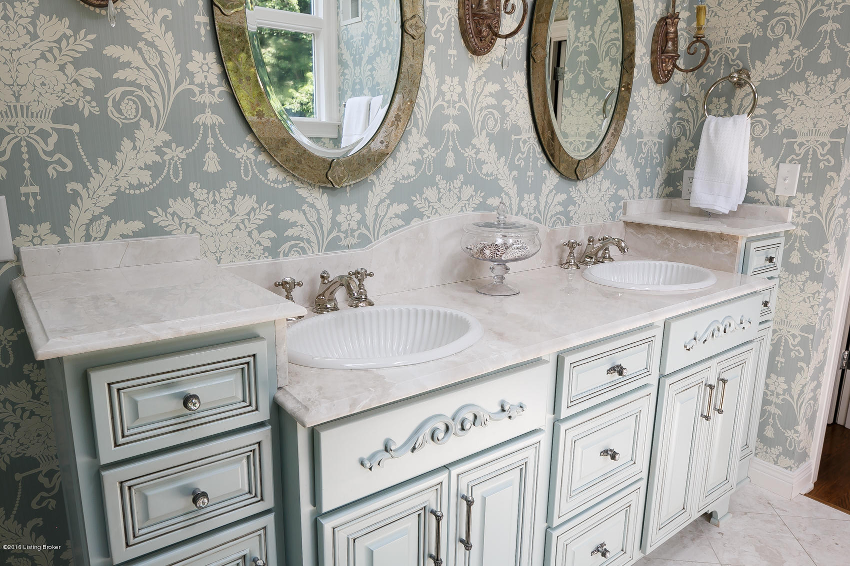 5802 Orion Road Louisville, KY 40222 - Photo 29 of 41 Fabulous master vanity