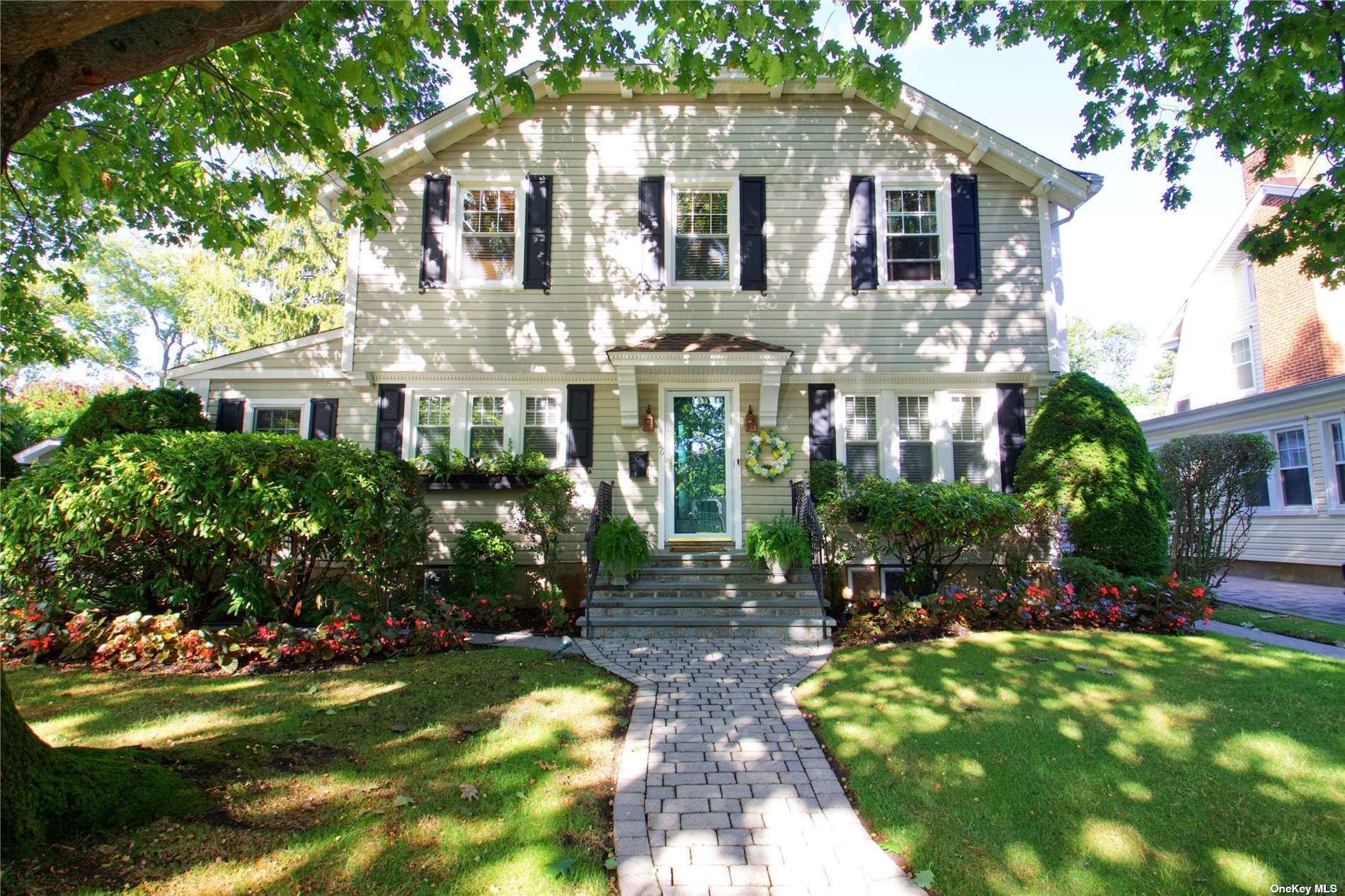 56 Euston Road, Garden City, NY 11530 Compass