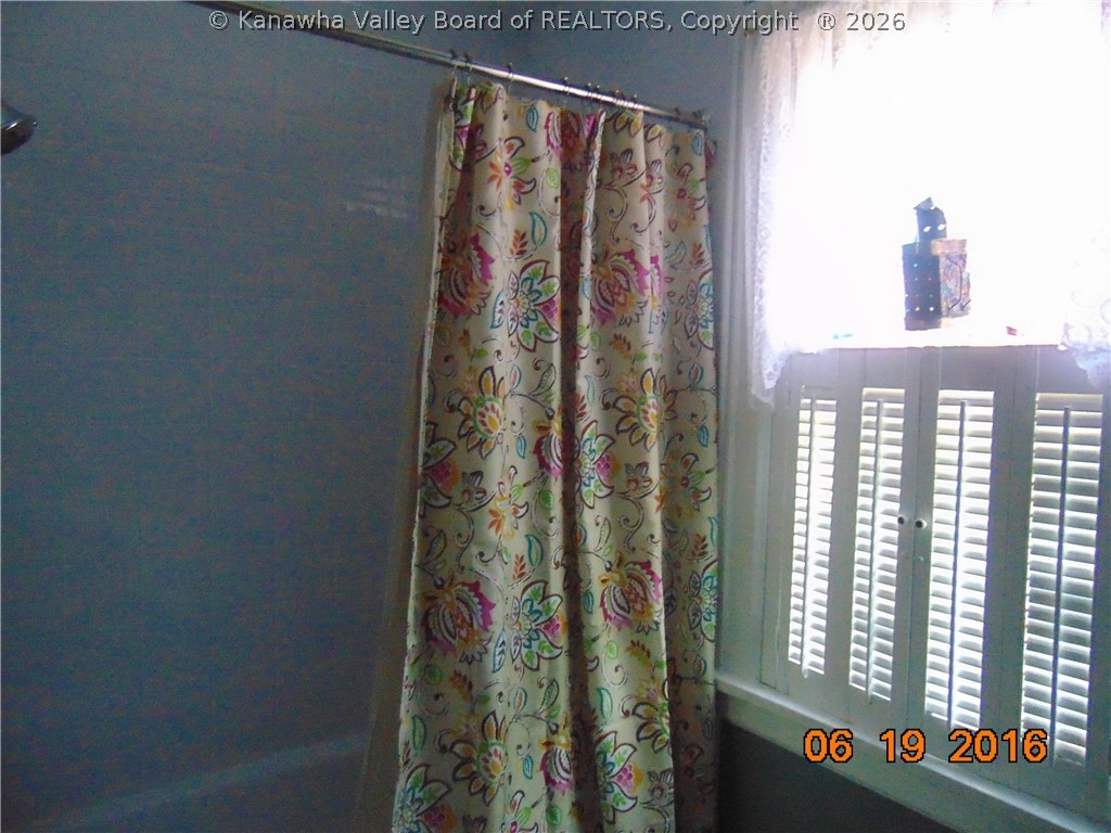 1633 Ravinia Road Charleston, WV 25314 - Photo 13 of 19 Gallery Image 13
