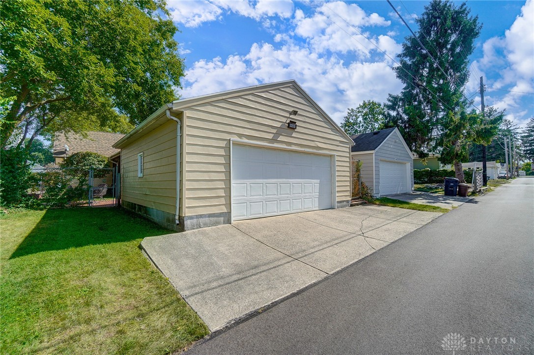 2215 Shroyer Road Oakwood, OH 45419 - Photo 35 of 44
