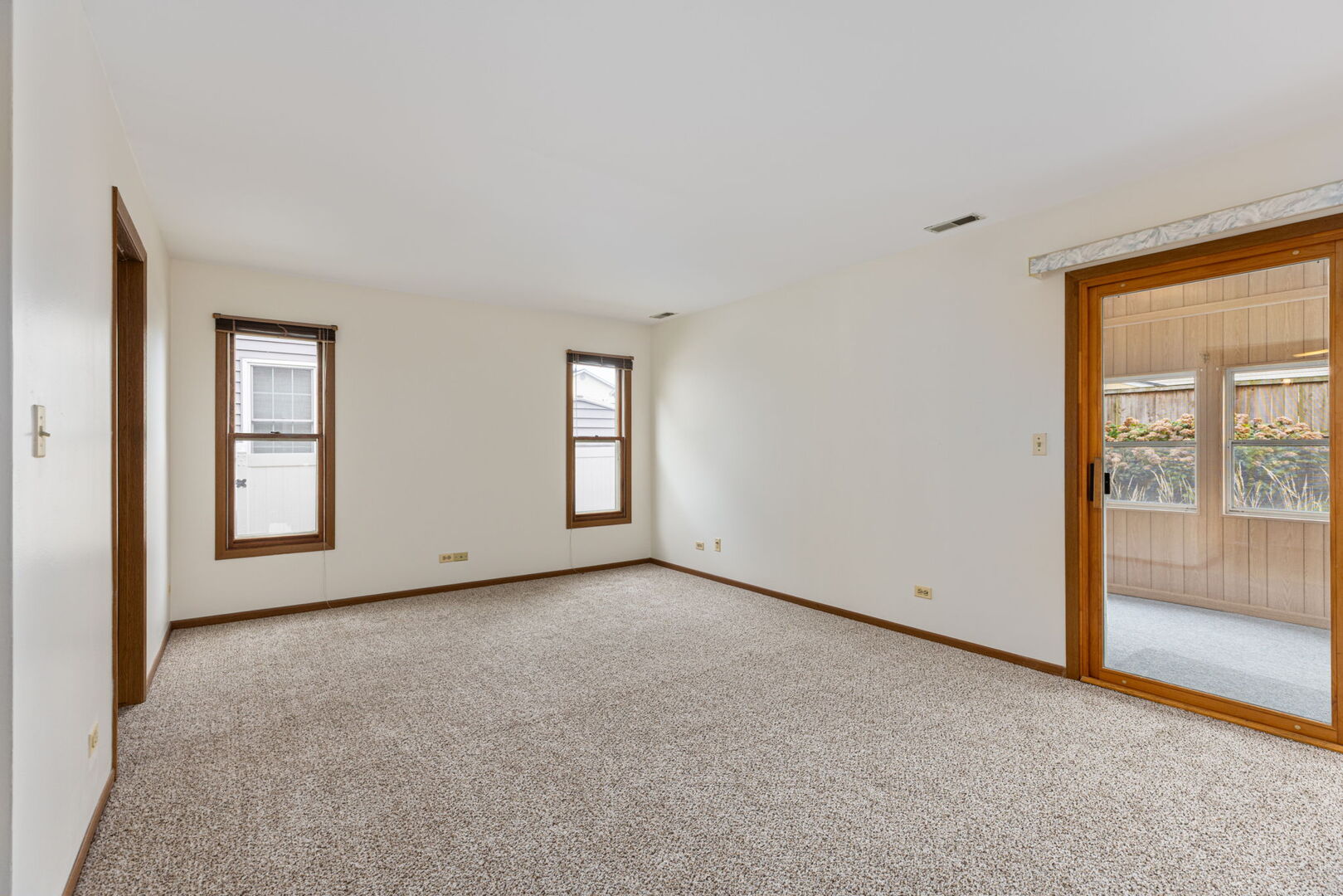1941 Valley Road Lombard, IL 60148 - Photo 13 of 37 Gallery Image 13