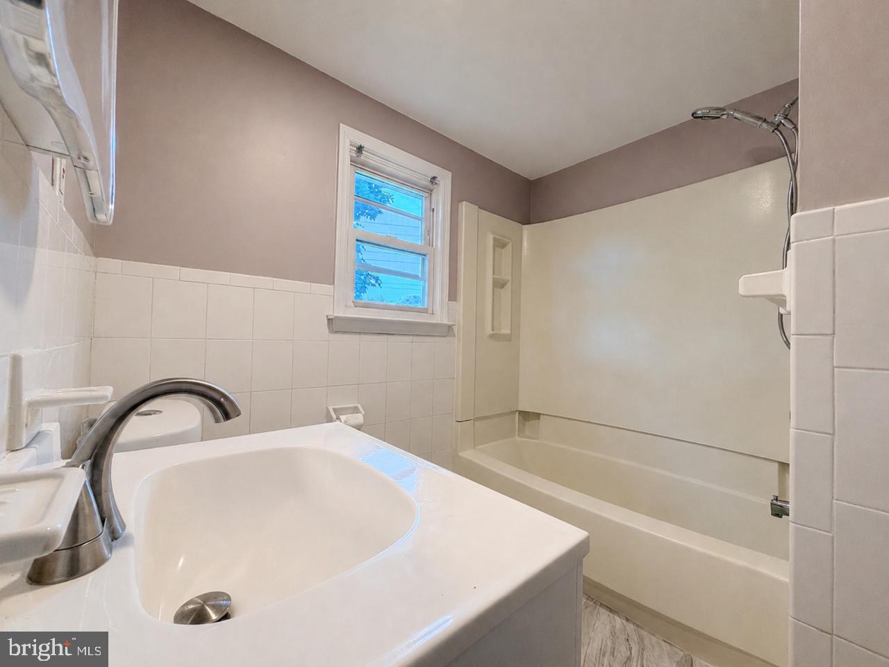 580 Village Road West Princeton Junction, NJ 08550 - Photo 29 of 37 2nd floor bath