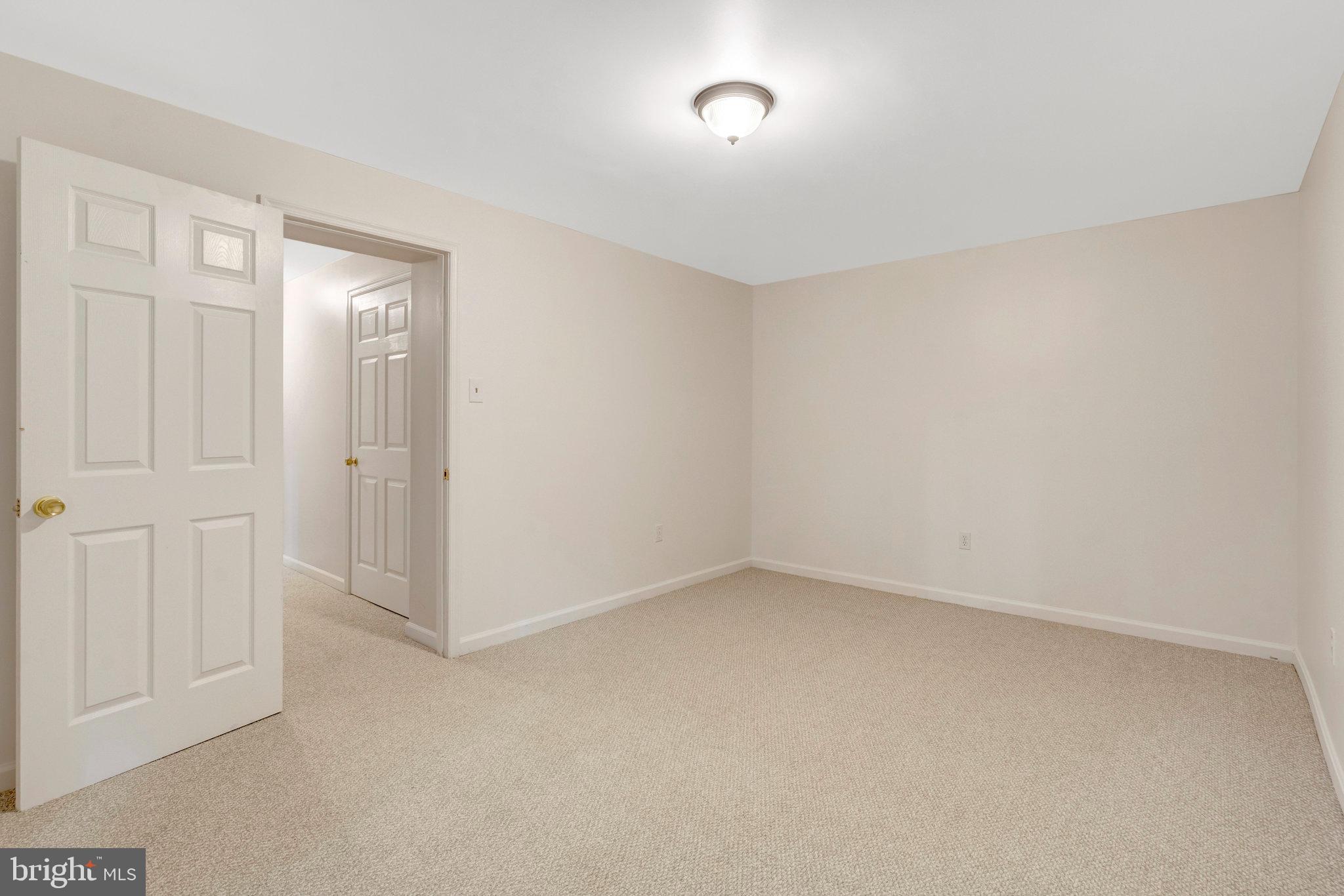 11181 Longwood Grove Drive Reston, VA 20194 - Photo 79 of 94 Bedroom #5