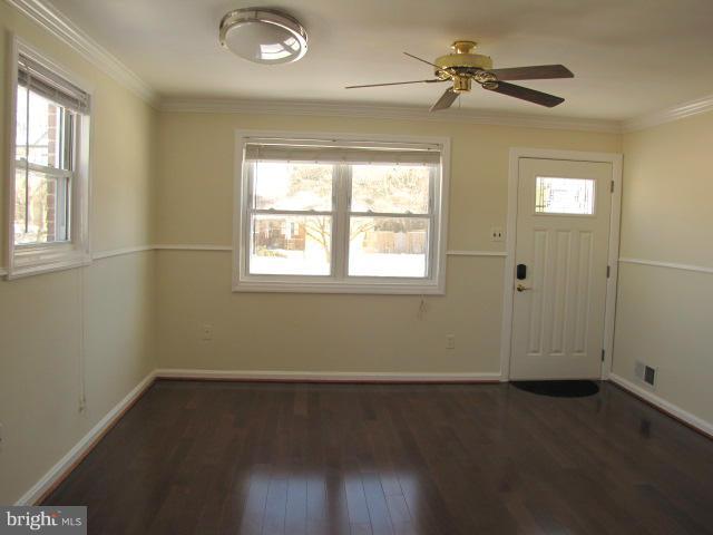 12004 Rocking Horse Road Rockville, MD 20852 - Photo 7 of 30 Living Room