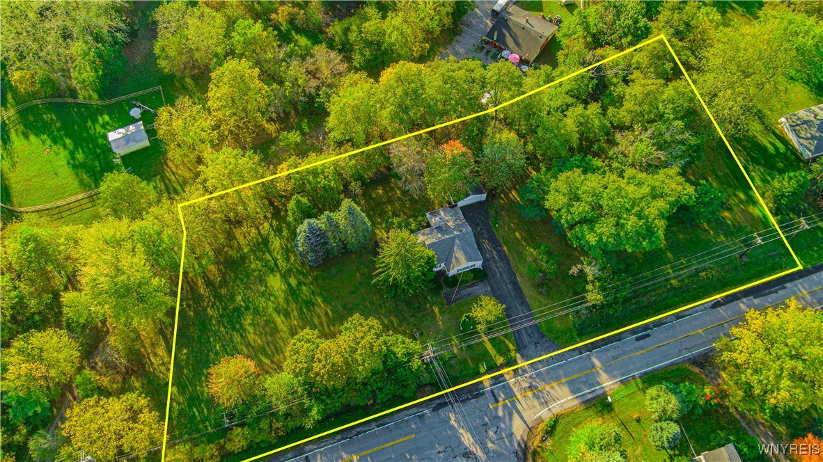 3894 Youngstown Road Wilson, NY 14172 - Photo 2 of 35