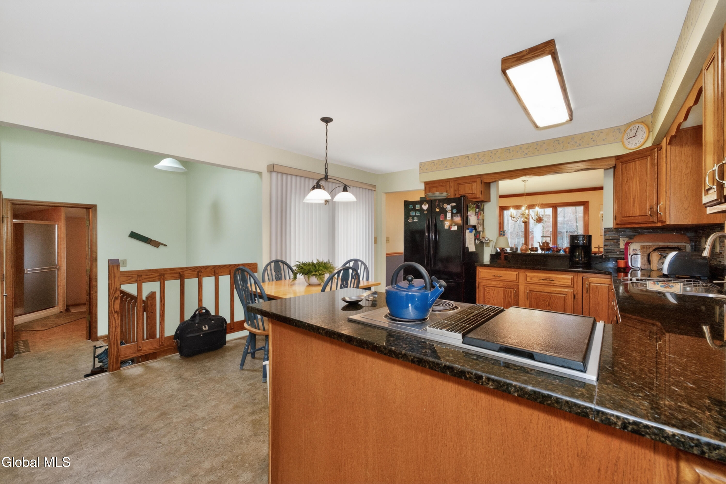 10 Durham Way Clifton Park, NY 12065 - Photo 21 of 50 3 Kitchen 5