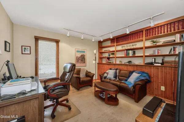 $450,000 | 10 Durham Way, Clifton Park, NY 12065
