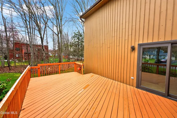 $450,000 | 10 Durham Way, Clifton Park, NY 12065
