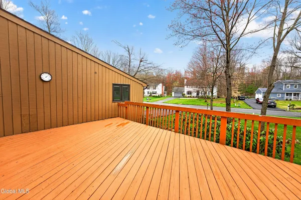 $450,000 | 10 Durham Way, Clifton Park, NY 12065