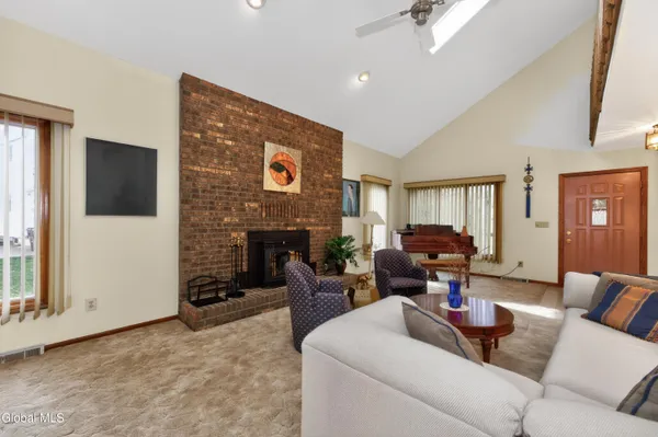 $450,000 | 10 Durham Way, Clifton Park, NY 12065