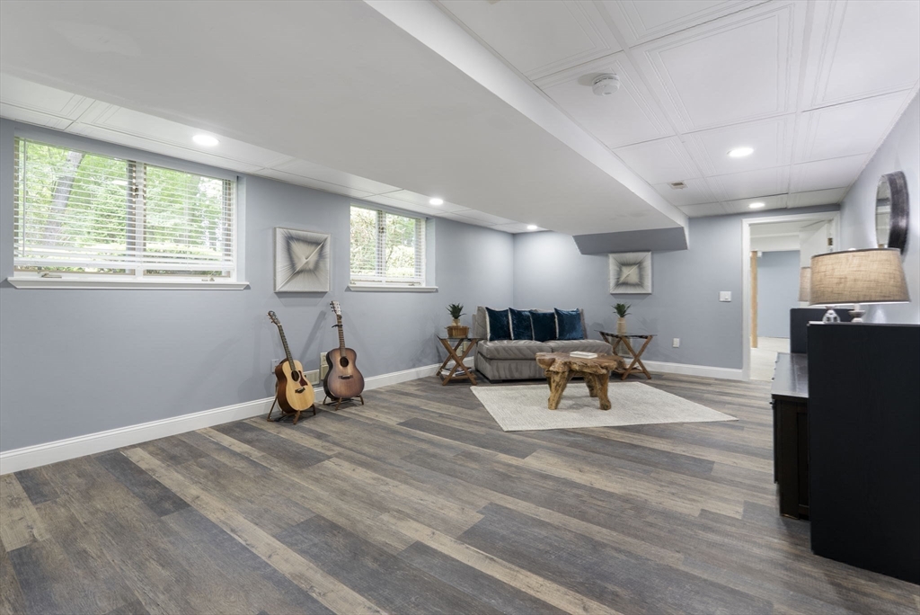 550 Wolf Swamp Road Longmeadow, MA 01106 - Photo 28 of 42
