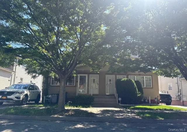 $940,000 | 140-33 Coombs Street | St. Albans