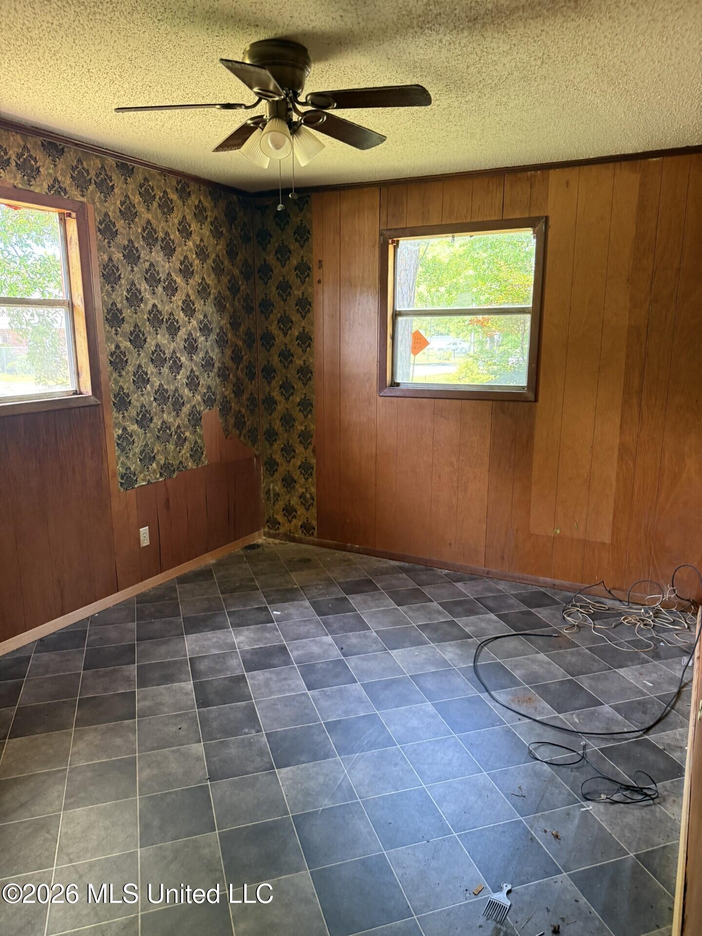 4519 General Ike Boulevard Moss Point, MS 39563 - Photo 9 of 14 e56c19cd-d3e1-4d25-8820-674157b4e12a