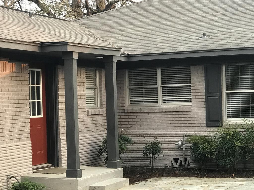 100 West Madison Street, Unit A Trinity, TX 75862 - Photo 2 of 24 a front view of a house