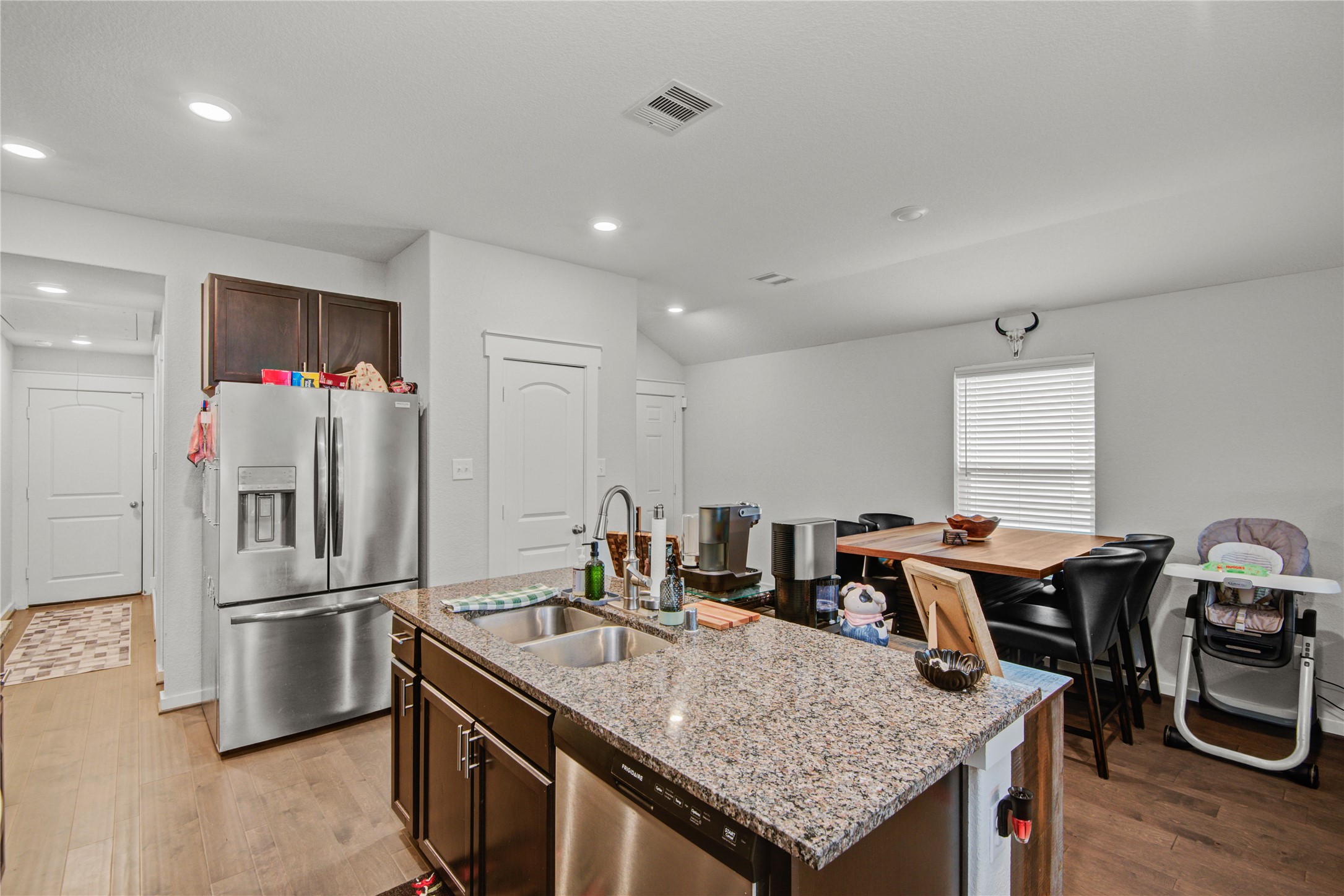 219 Lisa Marie Drive Angleton, TX 77515 - Photo 6 of 26