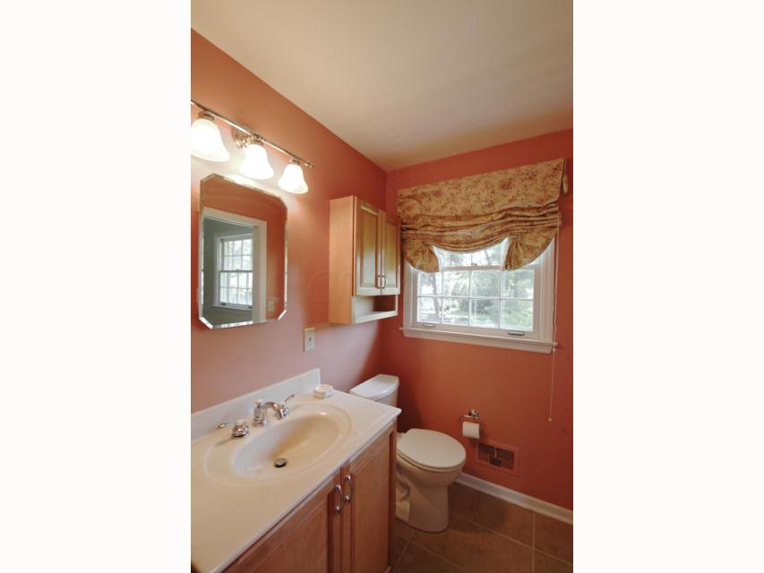 3220 Mt Holyoke Road Columbus, OH 43221 - Photo 16 of 39