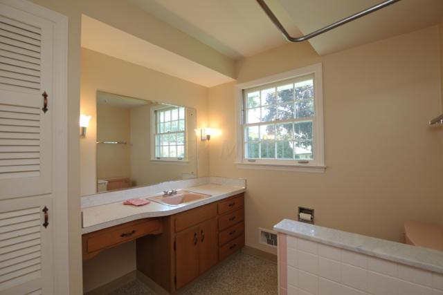 3220 Mt Holyoke Road Columbus, OH 43221 - Photo 21 of 39