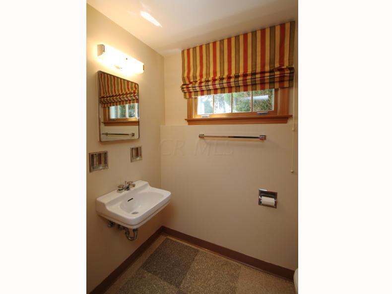 3220 Mt Holyoke Road Columbus, OH 43221 - Photo 28 of 39