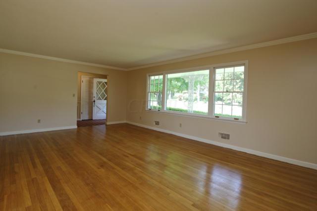 3220 Mt Holyoke Road Columbus, OH 43221 - Photo 3 of 39