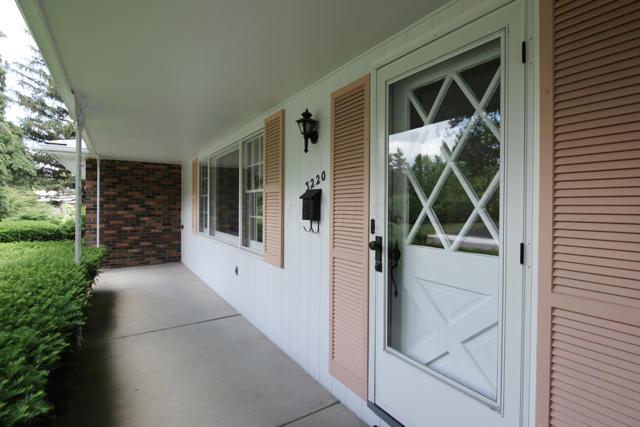 3220 Mt Holyoke Road Columbus, OH 43221 - Photo 31 of 39