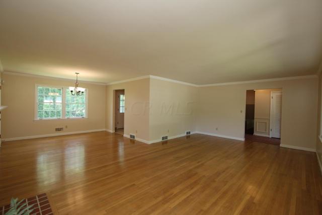3220 Mt Holyoke Road Columbus, OH 43221 - Photo 5 of 39