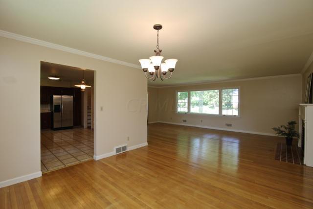 3220 Mt Holyoke Road Columbus, OH 43221 - Photo 7 of 39