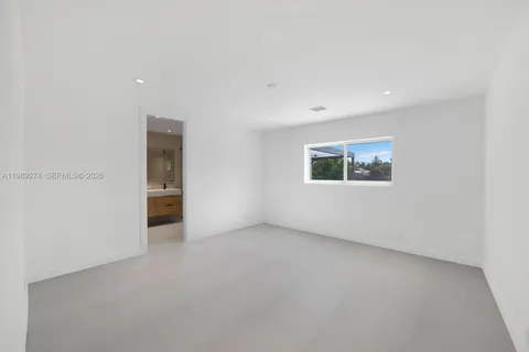 $2,850,000 | 19721 Northeast 23rd Avenue, Miami, FL 33180