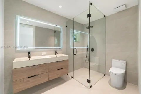 $2,850,000 | 19721 Northeast 23rd Avenue, Miami, FL 33180