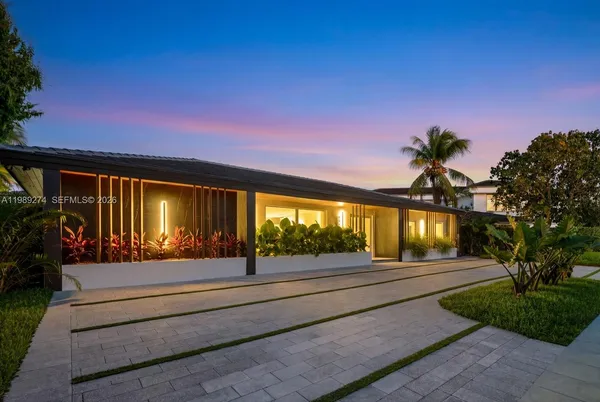 $2,850,000 | 19721 Northeast 23rd Avenue, Miami, FL 33180