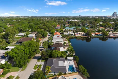 $2,850,000 | 19721 Northeast 23rd Avenue, Miami, FL 33180