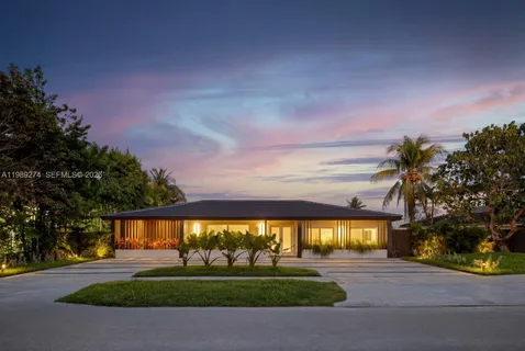 $2,850,000 | 19721 Northeast 23rd Avenue, Miami, FL 33180