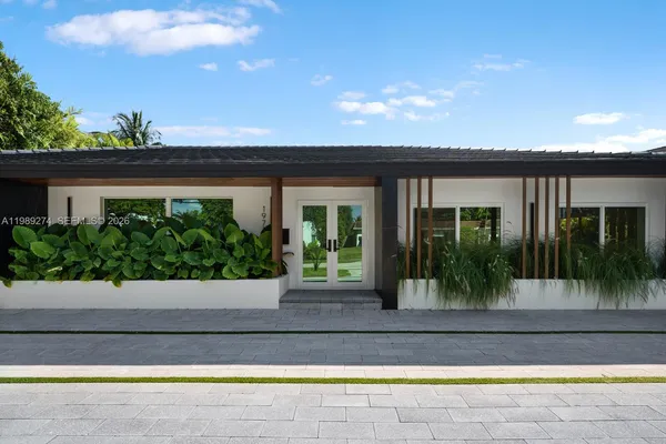 $2,850,000 | 19721 Northeast 23rd Avenue, Miami, FL 33180