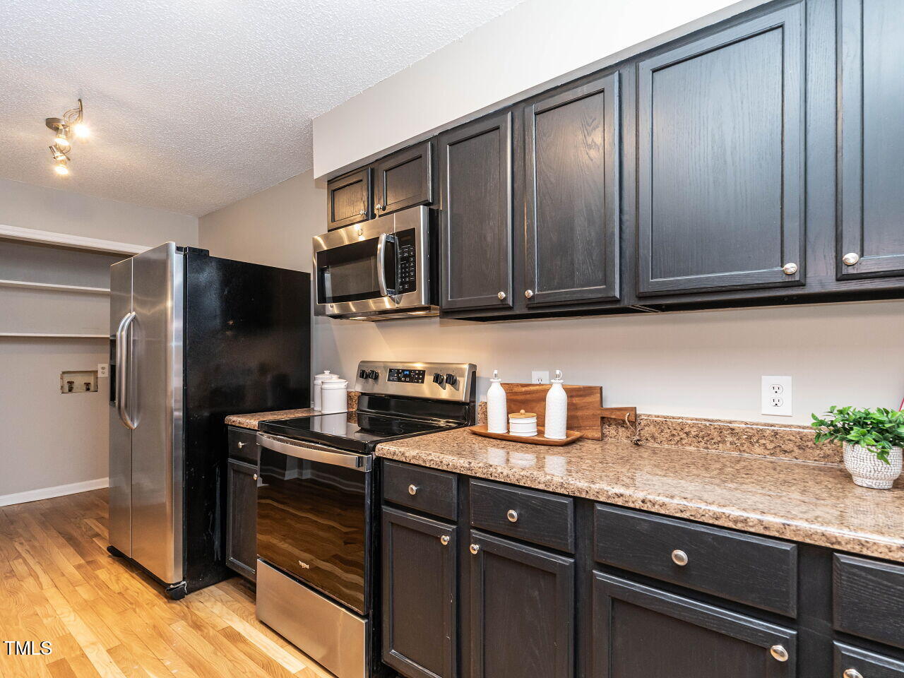6902 Falls Of Neuse Road Raleigh, NC 27615 - Photo 9 of 28 011-1280x960-kitchen