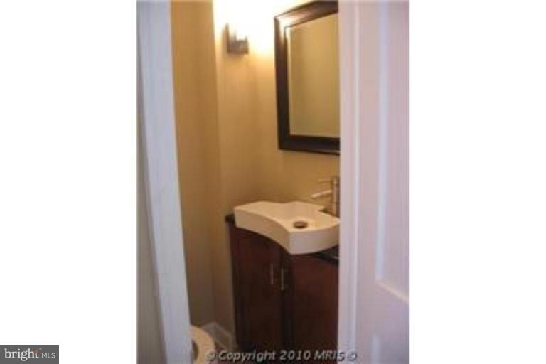516 Academy Road Catonsville, MD 21228 - Photo 10 of 11 Bath #1