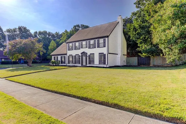 $2,400 | 7801 Autumn Creek Drive, Memphis, TN 38018