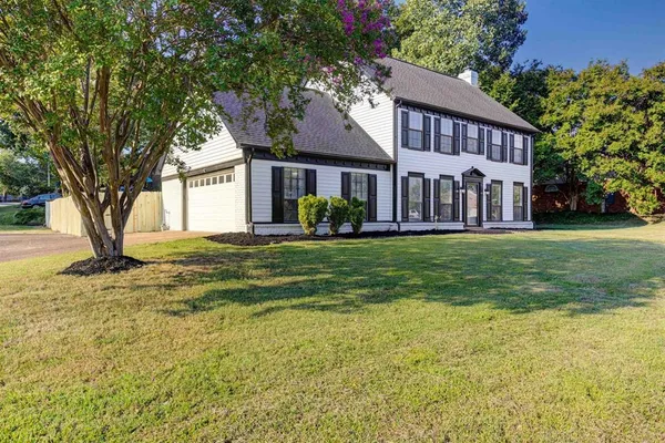 $2,400 | 7801 Autumn Creek Drive, Memphis, TN 38018