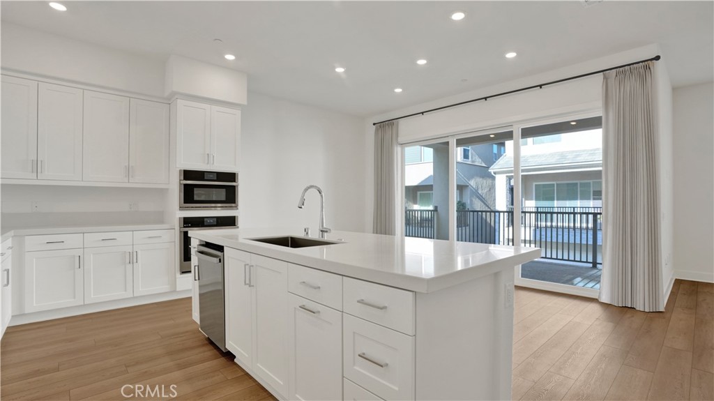 236 Knot Irvine, CA 92618 - Photo 3 of 7