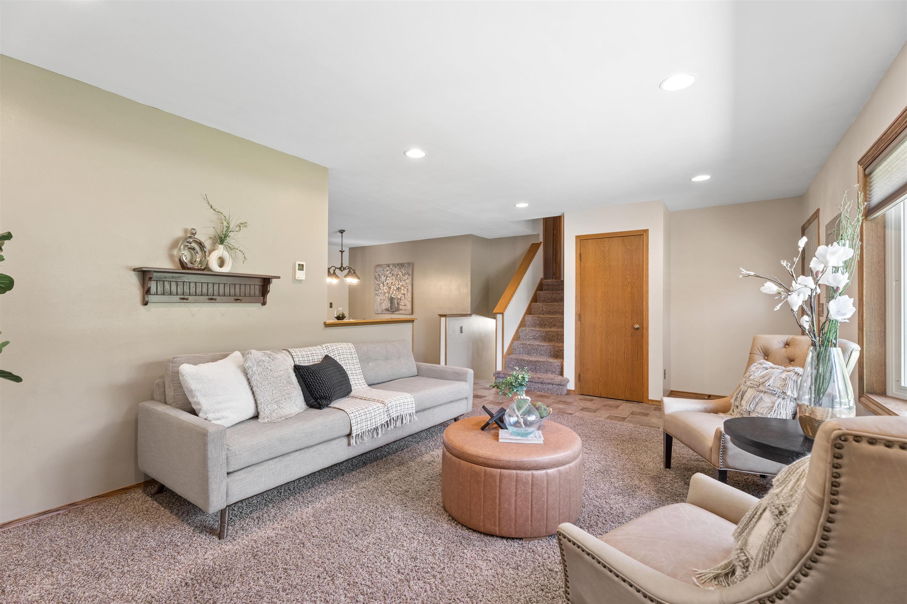 4085 Leonard Point Road Oshkosh, WI 54904 - Photo 5 of 42