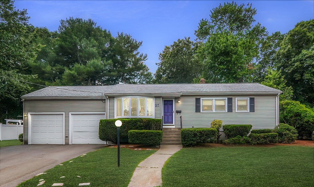 27 Smith Road Randolph, MA 02368 - Photo 1 of 29 Gallery Image 1