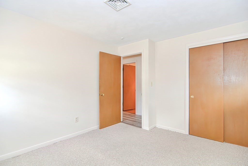 27 Smith Road Randolph, MA 02368 - Photo 18 of 29 Gallery Image 18