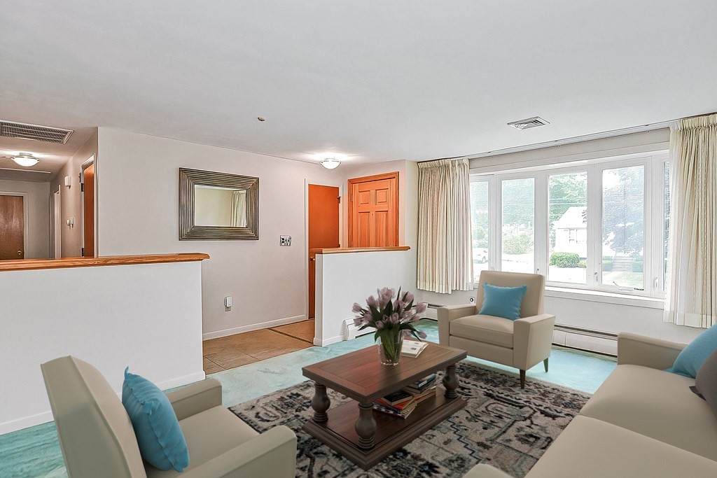 27 Smith Road Randolph, MA 02368 - Photo 5 of 29 Gallery Image 5
