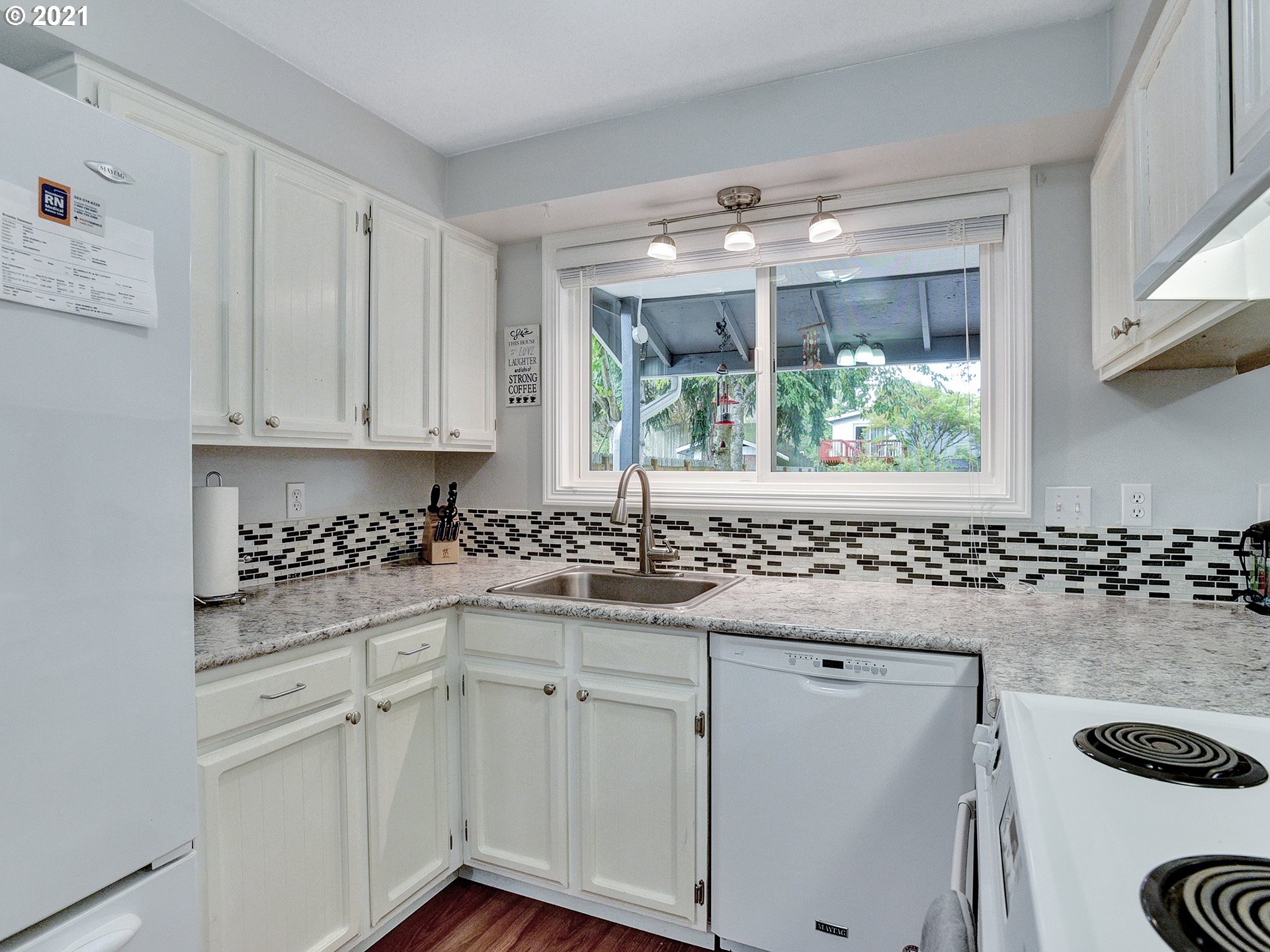 11611 Southeast Reedway Street Portland, OR 97266 - Photo 11 of 29
