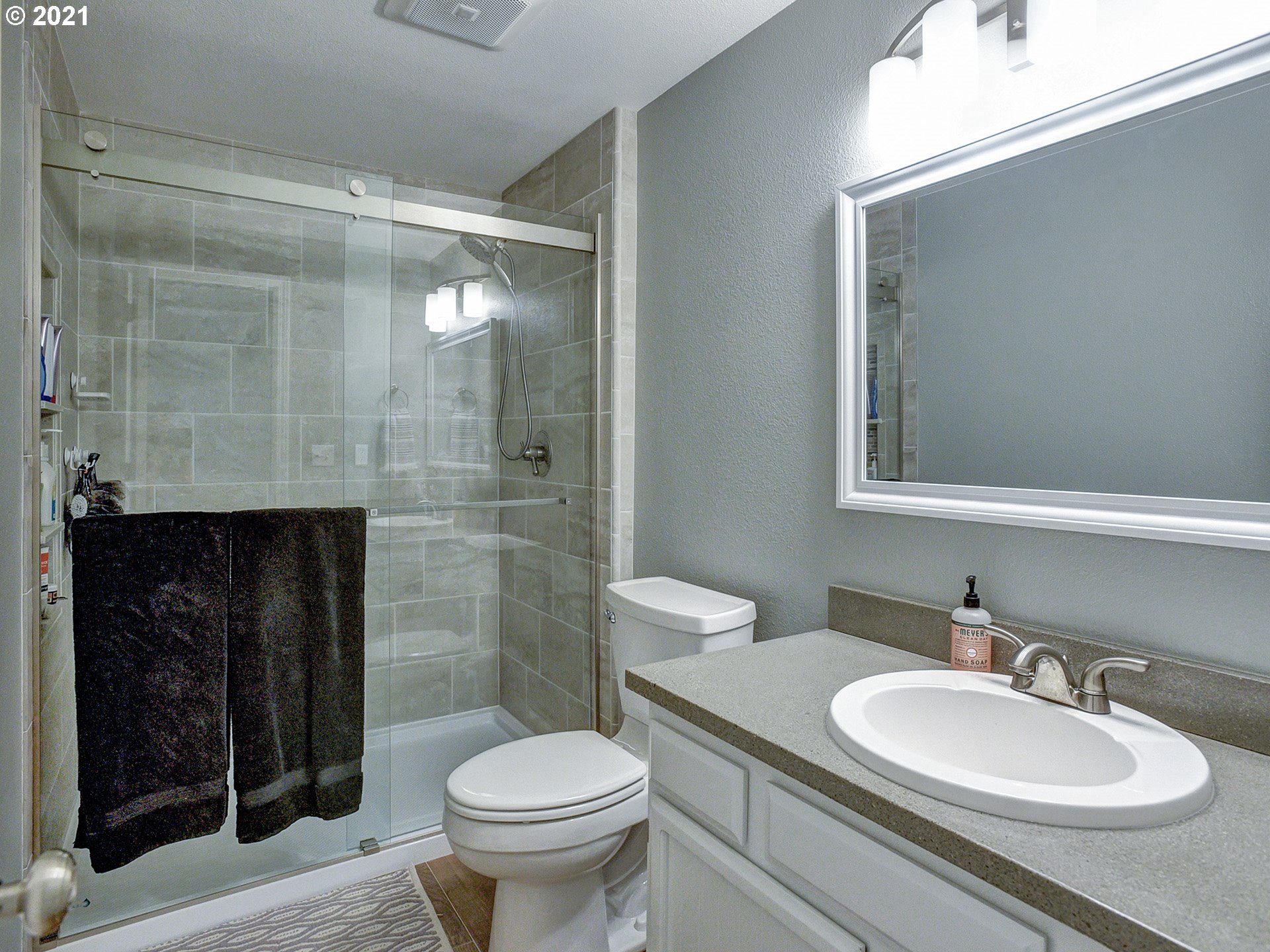 11611 Southeast Reedway Street Portland, OR 97266 - Photo 15 of 29