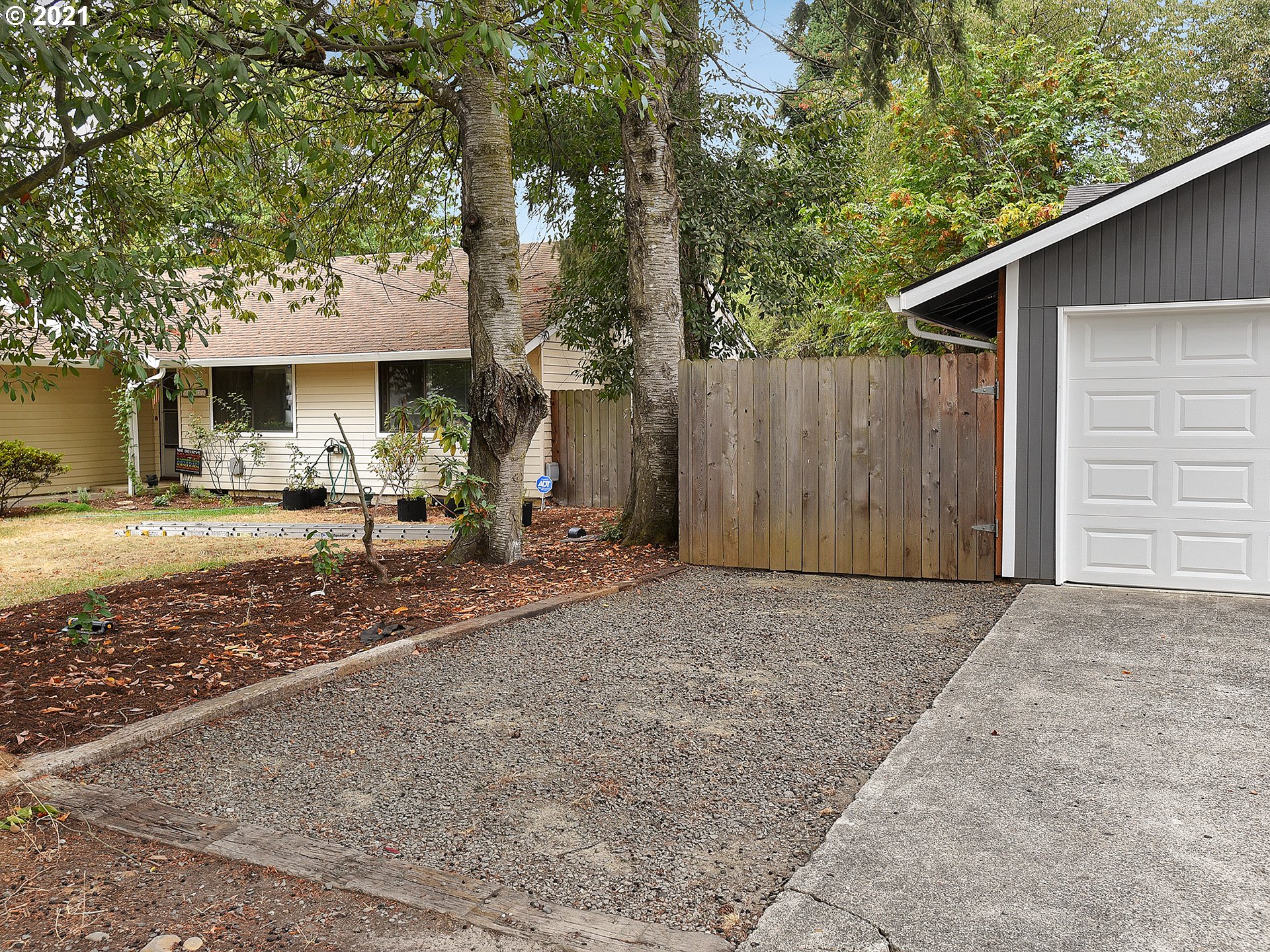 11611 Southeast Reedway Street Portland, OR 97266 - Photo 28 of 29
