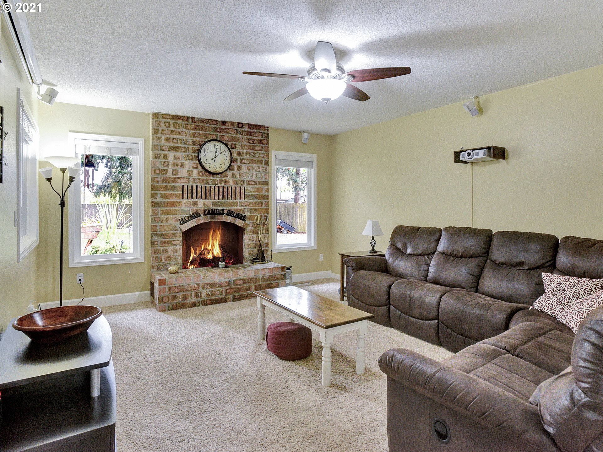 11611 Southeast Reedway Street Portland, OR 97266 - Photo 5 of 29