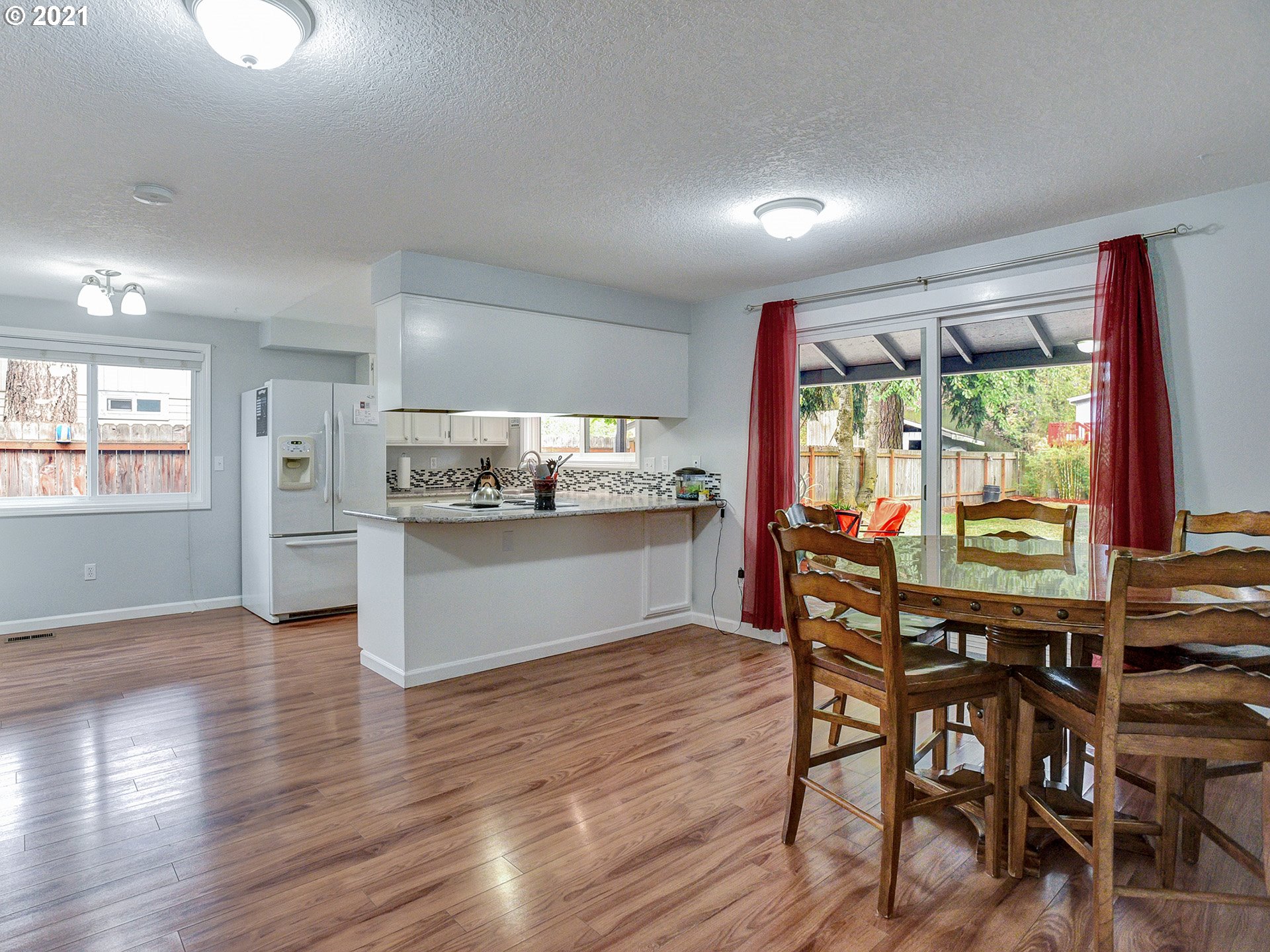 11611 Southeast Reedway Street Portland, OR 97266 - Photo 8 of 29