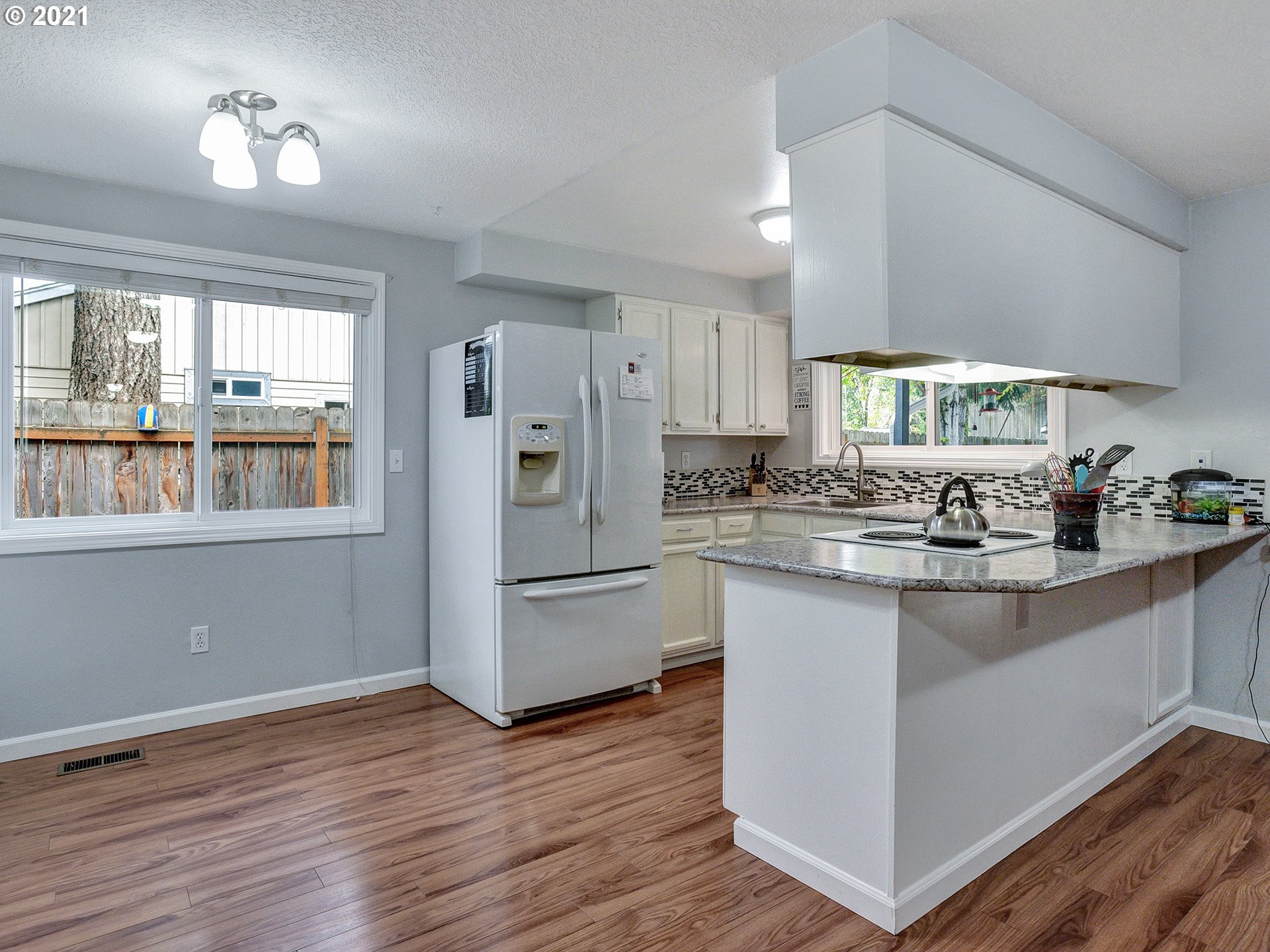 11611 Southeast Reedway Street Portland, OR 97266 - Photo 9 of 29
