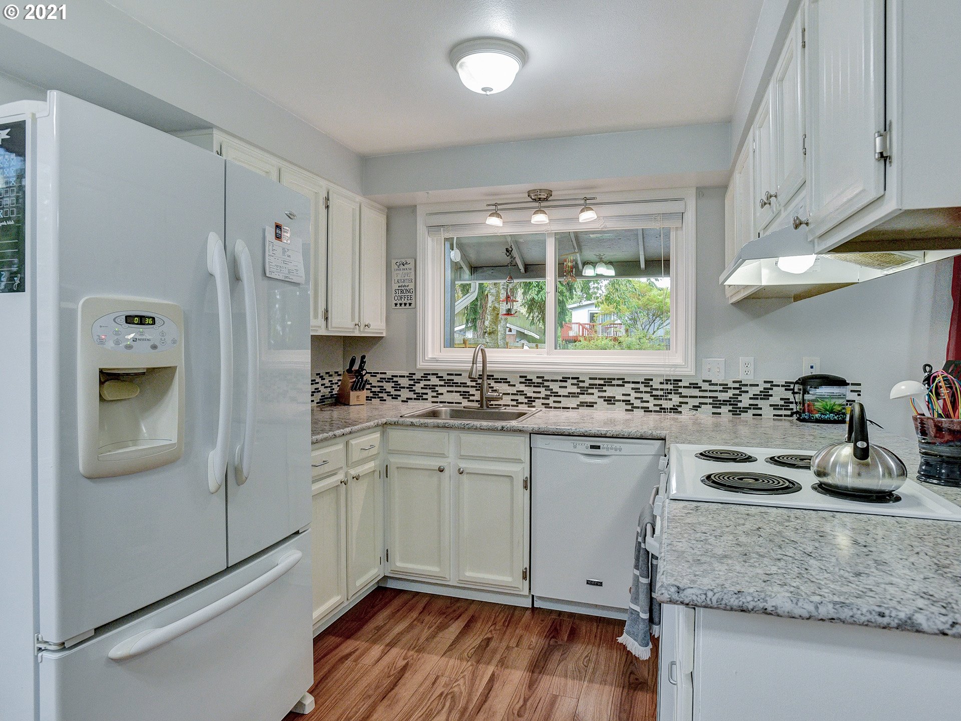 11611 Southeast Reedway Street Portland, OR 97266 - Photo 10 of 29