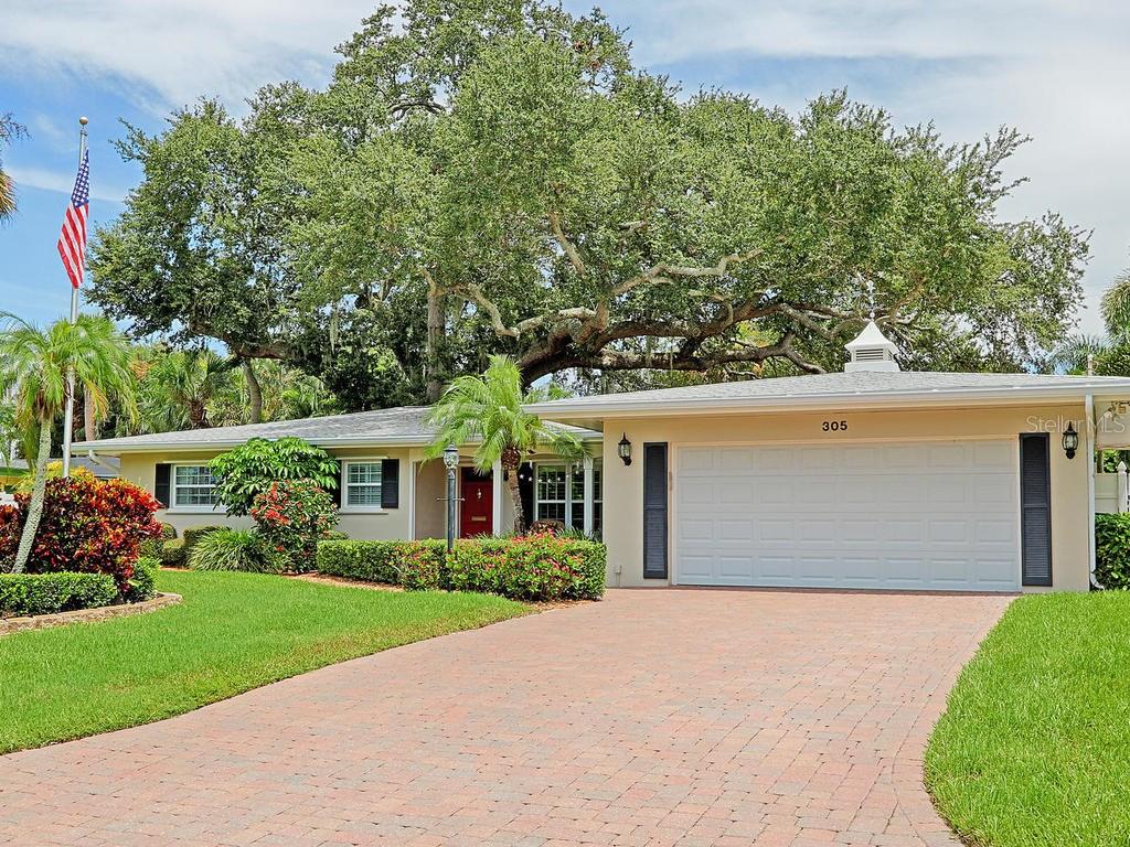 305 Cedar Lane Largo, FL 33770 - Photo 1 of 1 Front exposure