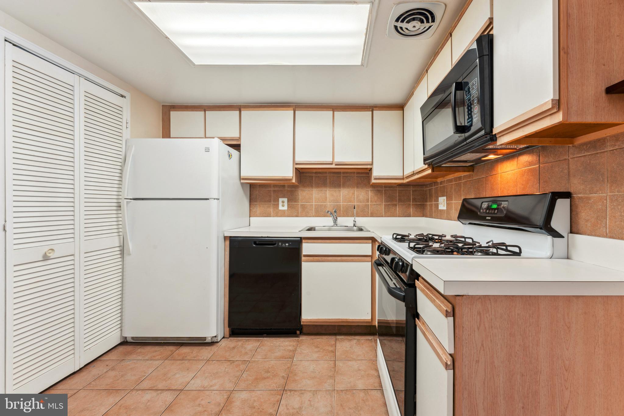 441 Tomlinson Road, Unit H1 Philadelphia, PA 19116 - Photo 7 of 21